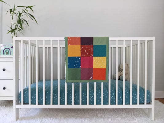 Baby Peipei 's organic patchwork quilts with bright colors. This patchwork quilt is lovey size. With 12 fabrics, this quilt is reminiscent of the Bai Jia Bei Chinese quilt tradition